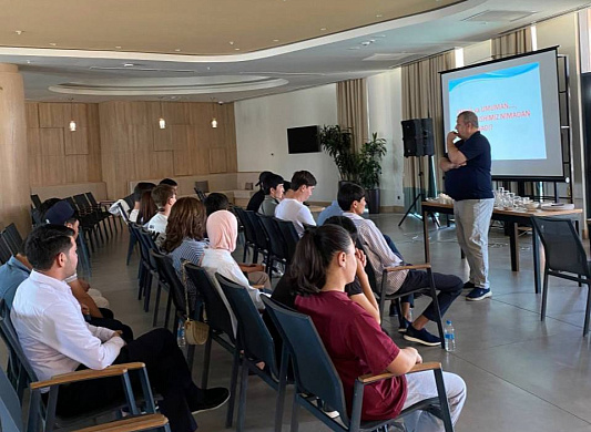 В Зомине реализованы тренинги для линейного персонала гостиниц